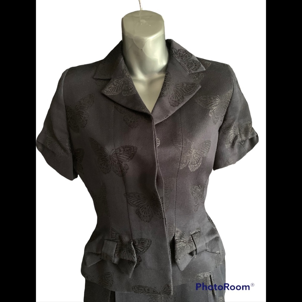 - Exquisite Givenchy Couture Navy  pantsuit sz 2